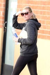 Kirsten Dunst in Leggings - Outside a Gym in Los Angeles, December 2014