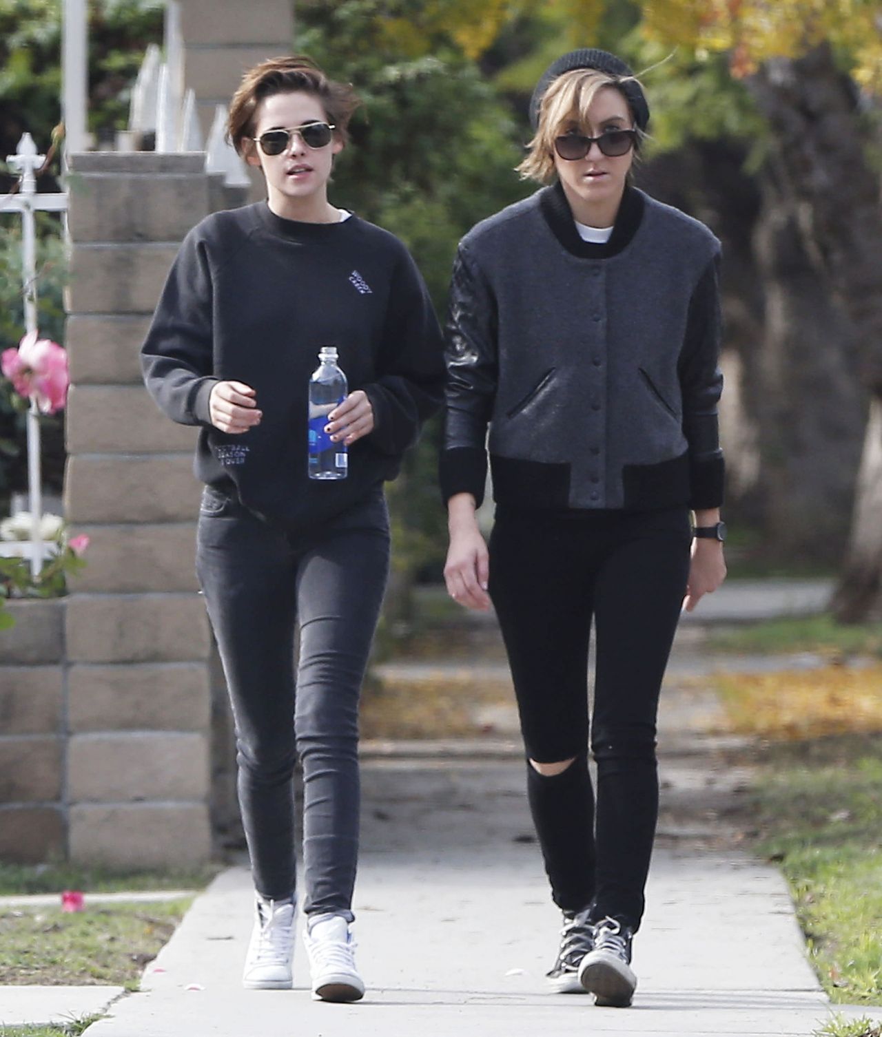 Kristen Stewart Casual Style - Out With a Friend in Los Angeles ...