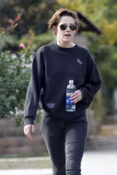 Kristen Stewart Casual Style - Out With a Friend in Los Angeles, December 2014