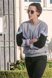 Kristen Stewart - Out for Lunch With a Friend in Santa Monica - December 2014