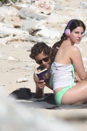 Lana Del Rey in Fuss-Free Beach Outfit on a Rocky Caribbean Beach, December 2014