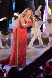 Mariah Carey Performs at Rockefeller Christmas Tree Lighting Ceremony - December 2014