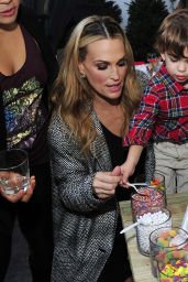 Molly Sims - Old Navy Holiday Event in Los Angeles, December 2014
