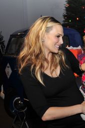 Molly Sims - Old Navy Holiday Event in Los Angeles, December 2014