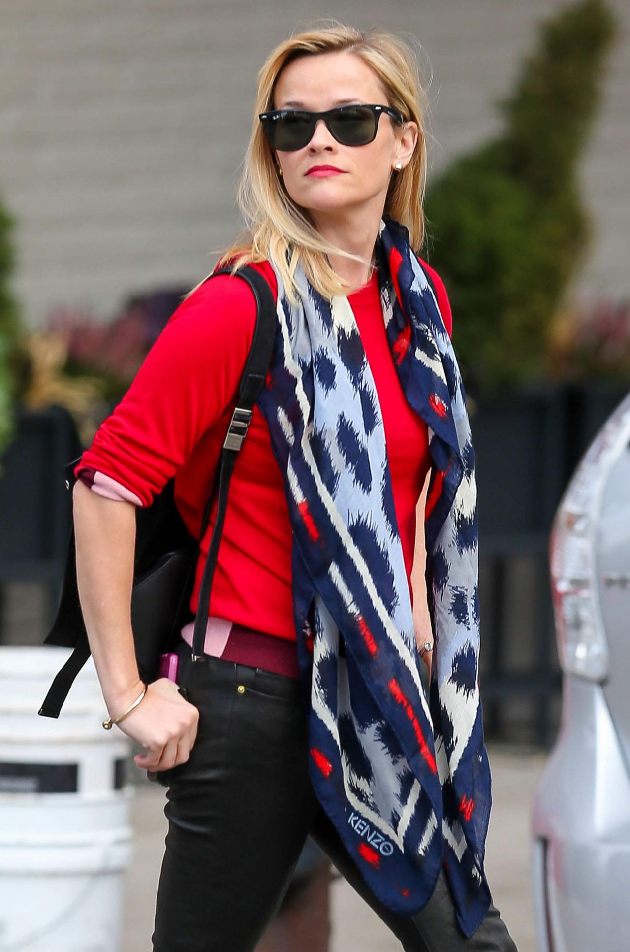 Reese Witherspoon - Christmas Shopping at the John Derian Store ...