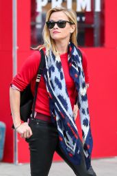 Reese Witherspoon - Christmas Shopping at the John Derian Store - December 2014