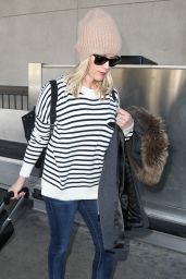 Reese Witherspoon Street Fashion - Leaves Her Office in Santa Monica - December 2014