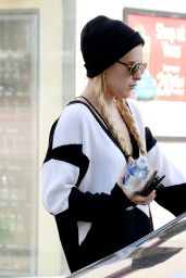 Rumer Willis - at a Gas Station in West Hollywood, December 2014