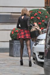 Taylor Swift Leggy - Arriving at Her Hotel in London - December 2014