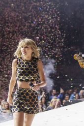 Taylor Swift Performs at 2014 Capital FM’s Jingle Bell Ball Held at The O2 in London