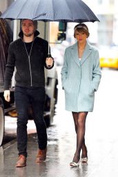 Taylor Swift Style - Going to a Broadway Play in New York City - December 2014
