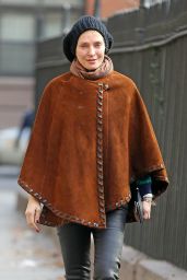 Uma Thurman in a Suede Poncho - Out in New York City - December 2014