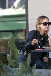 Ashley Benson - Having Lunch With a Friend at La Boulange in Los Angeles, Jan 2015