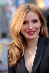 Bella Thorne – 2015 People’s Choice Awards in Los Angeles