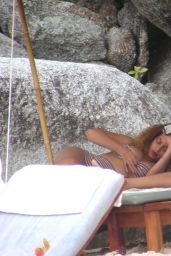 Beyonce - On the Beach in Thailand - Jan. 2015