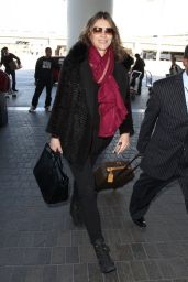 Elizabeth Hurley Style - at LAX Airport, January 2015