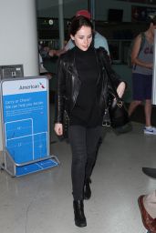 Felicity Jones Style - at LAX Airport, January 2015