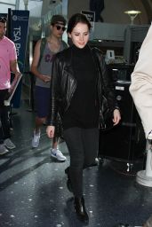 Felicity Jones Style - at LAX Airport, January 2015