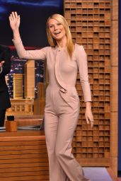 Gwyneth Paltrow in Pantsuit on the Tonight Show with Jimmy Fallon in New York City