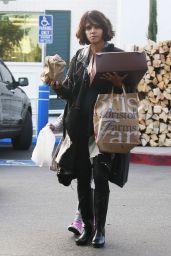Halle Berry - Shopping at Bristol Farms in Beverly Hills, Jan. 2015