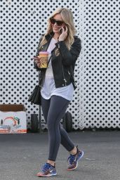Hilary Duff - Booty in Tights at Los Angeles Conversation Cafe in Beverly Hills - Jan. 2015