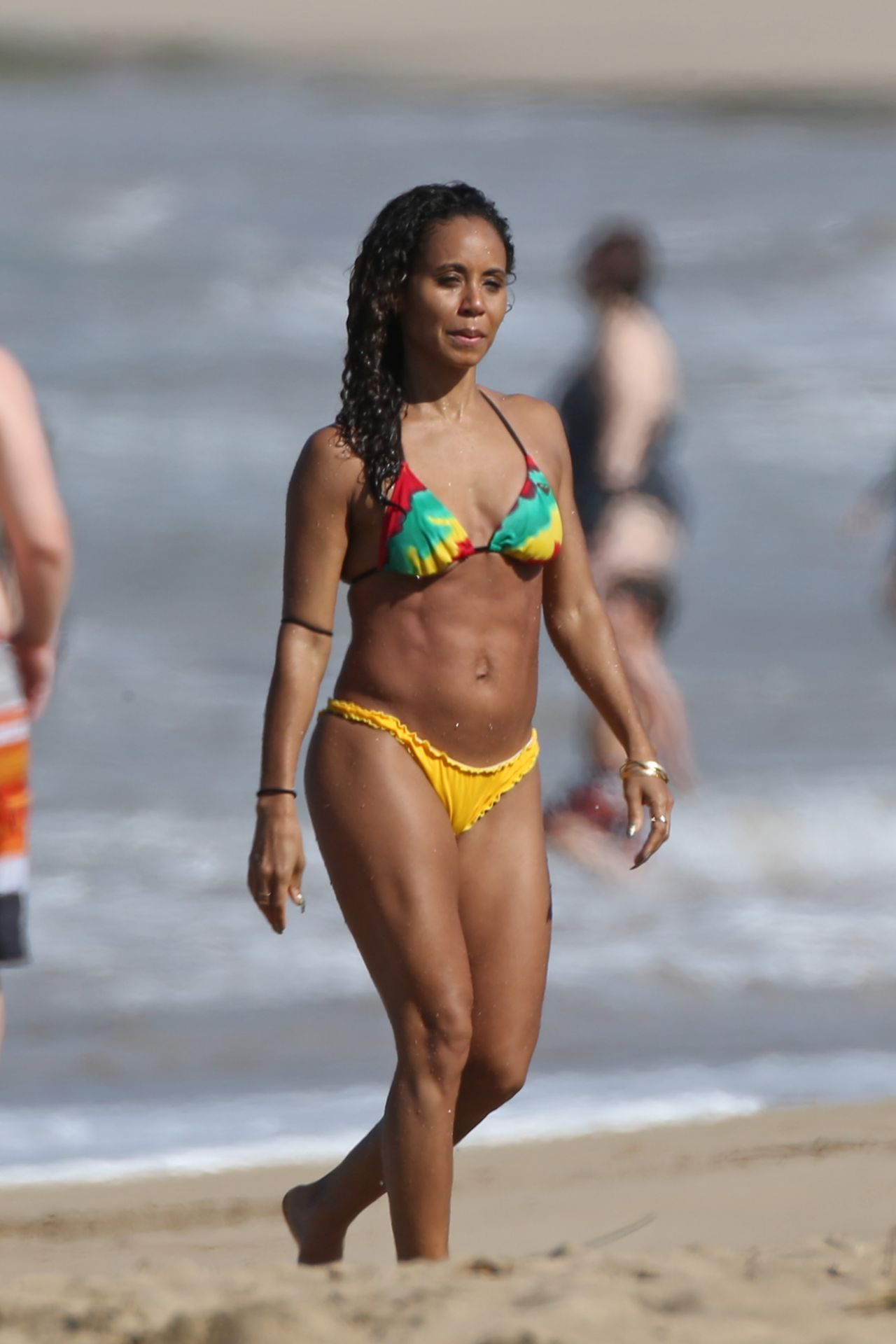 Jada Pinkett Smith Bikini Candids Hawaii January 2015 • Celebmafia