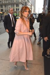 Jennifer Lopez Style - Returning to Her Hotel in New York City, January 2015