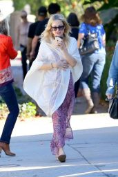 Kate Hudson Style - Out in Brentwood, January 2015