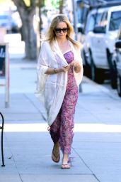 Kate Hudson Style - Out in Brentwood, January 2015