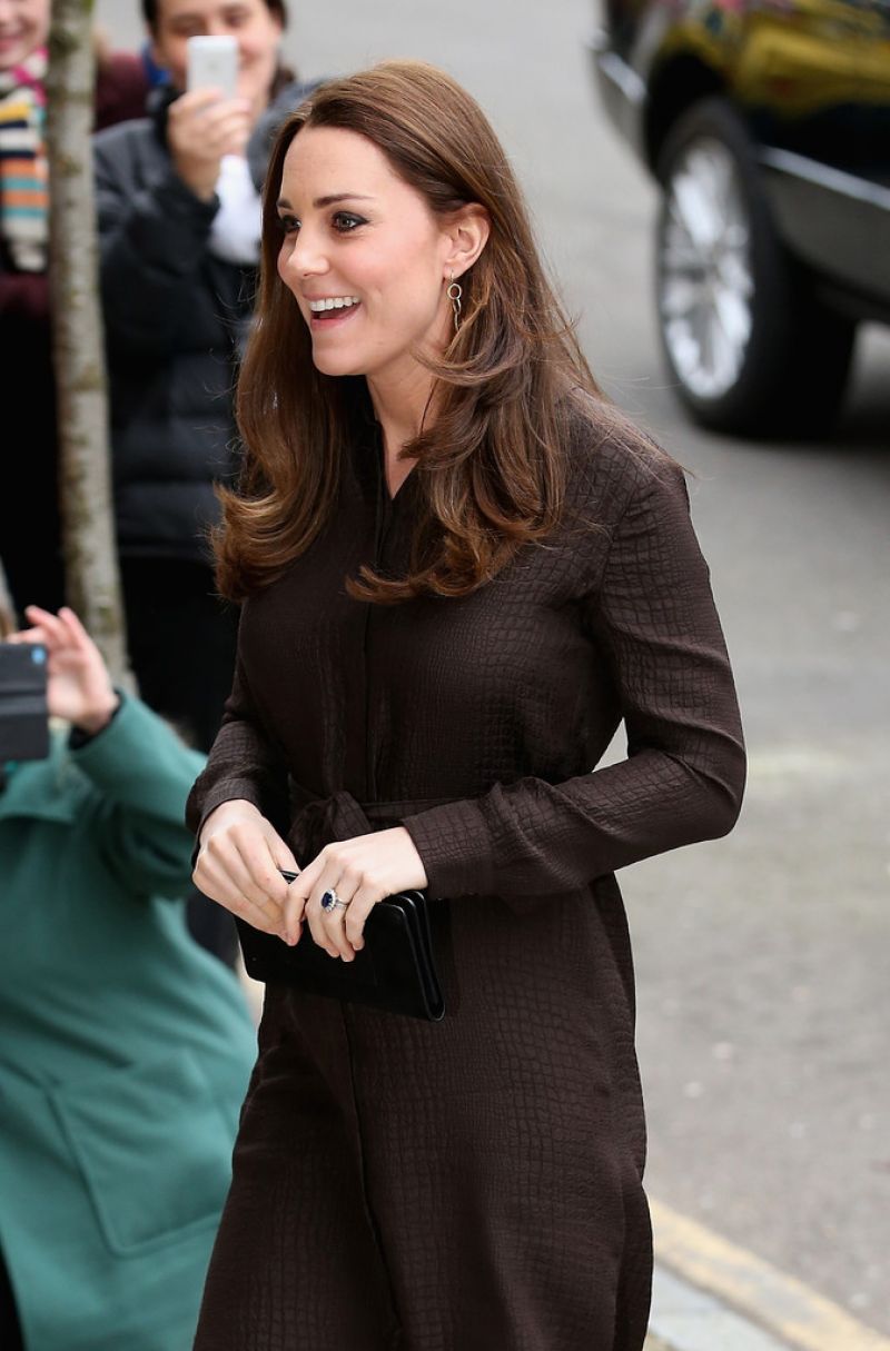 Kate Middleton Style - Visits The Fostering Network in London • CelebMafia