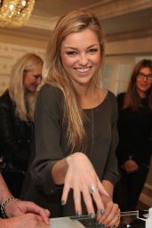 Lili Simmons - HBO Luxury Lounge Featuring PANDORA Jewelry in Beverly Hills, Jan 2015