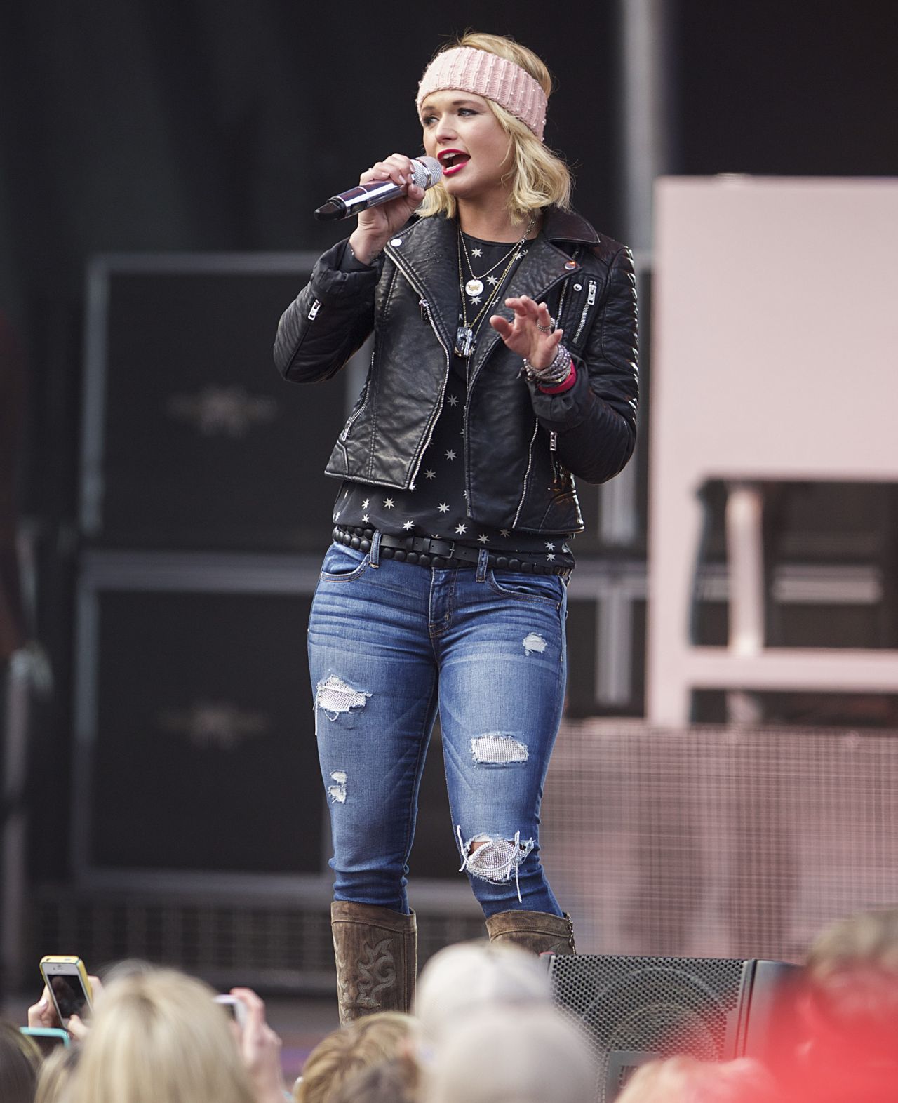 Miranda Lambert Performing At The Belk Bowl In Charlotte Dec 2014 • Celebmafia 4792