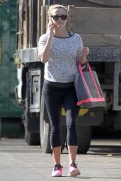 Reese Witherspoon in Leggings - Stops by Her New House in Pacific Palisades, January 2015