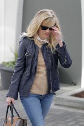 Reese Witherspoon Street Style - Leaving Her Office in Beverly Hills, December 2014
