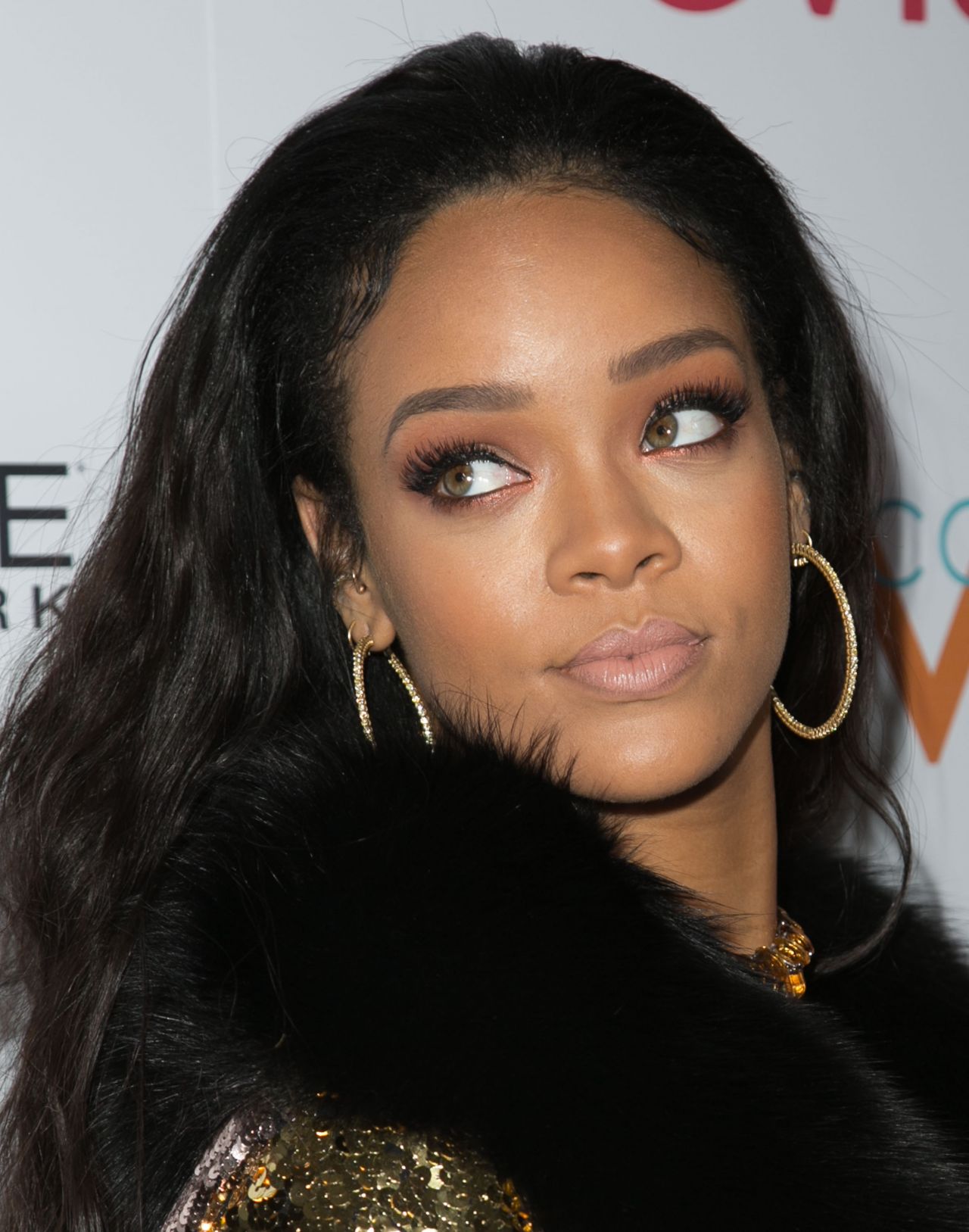 Rihanna - The DAILY FRONT ROW Fashion Los Angeles Awards 2015 Show ...