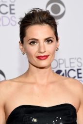 Stana Katic – 2015 People’s Choice Awards in Los Angeles