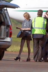 Taylor Swift - Aarriving in Hawaii, January 2015