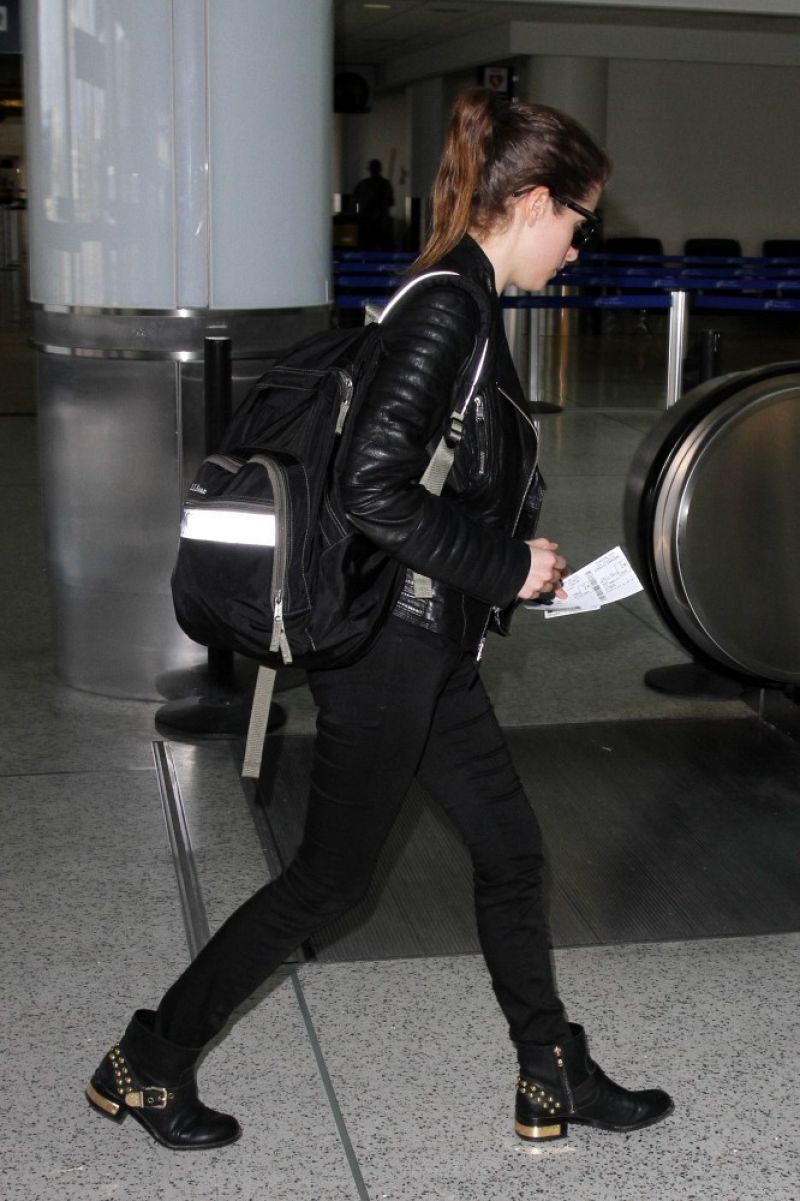 Anna Kendrick Street Style - LAX Airport, February 2015 • CelebMafia