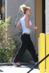 Britney Spears - at Dance Studio in Thousand Oaks, February 2015
