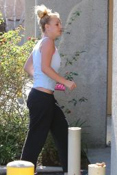 Britney Spears - at Dance Studio in Thousand Oaks, February 2015