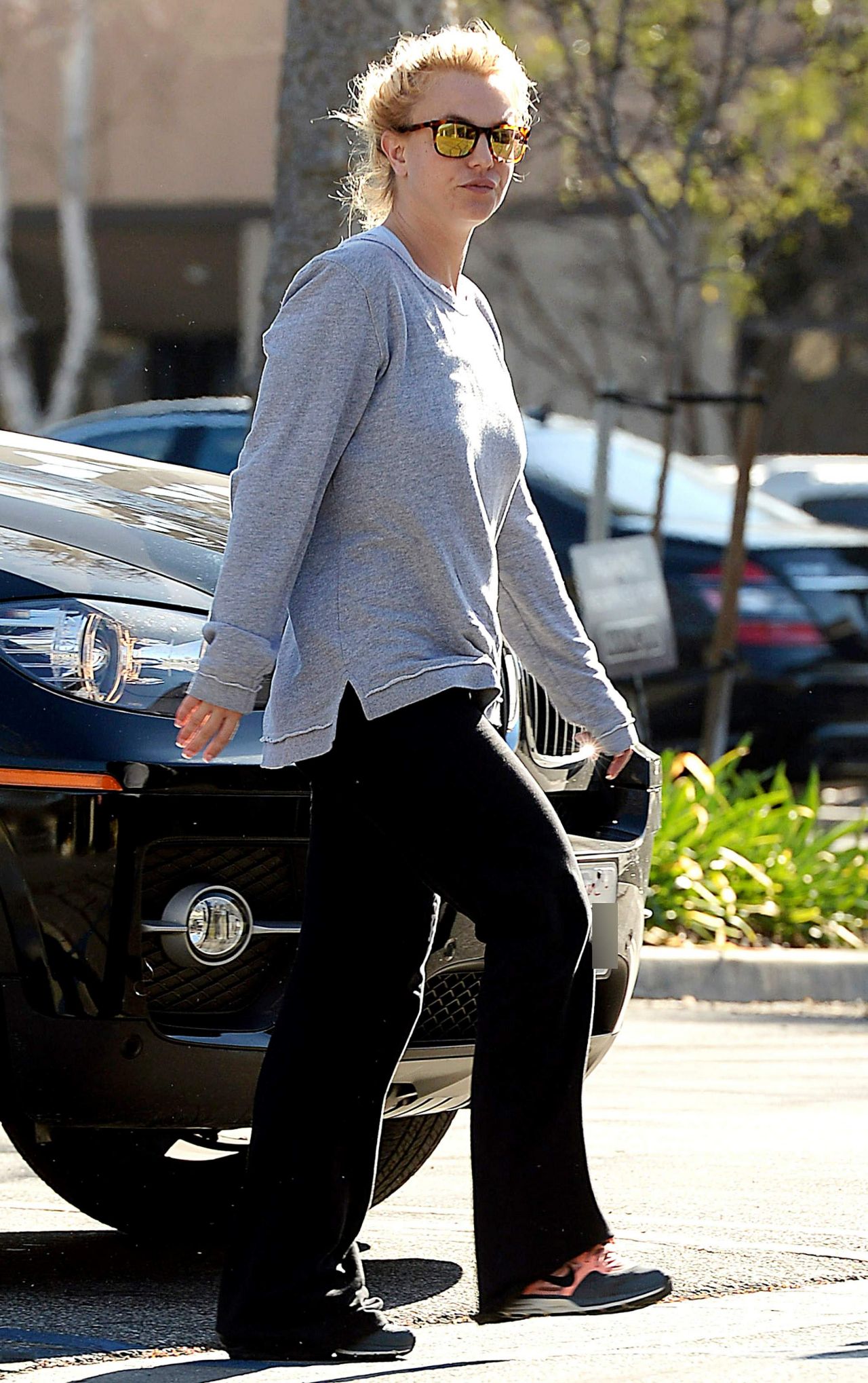 Britney Spears - Leaving a Gym in Calabasas, February 2015 • CelebMafia