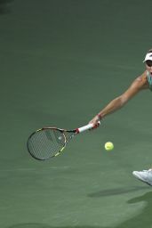 Caroline Wozniacki - 2015 WTA Dubai Duty Free Tennis Championship in Dubai