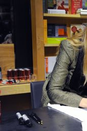 Gigi Hadid - LOVE Magazine Signing Held at Bookmarc in New York City, Feb. 2015