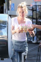 Hilary Duff - Shopping at Ralph