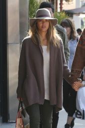 Jessica Alba Stops by Whole Food to do some grocery shopping in Beverly Hills, January 2015