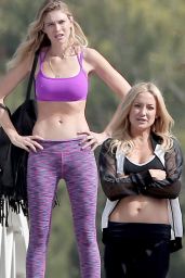 Kate Hudson in Sports Bra And Tights With Sara And Erin Foster For Fabletics Photoshoot in Los Angeles