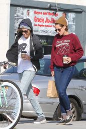 Kristen Stewart Casual Style - Out for Coffee with Alicia, February 2015