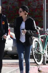 Kristen Stewart in Jeans - Out for Coffee With Alicia Cargile in Los Angeles, Feb. 2015