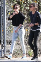 Kristen Stewart Street Style - Out for coffee With Alicia, January 2015