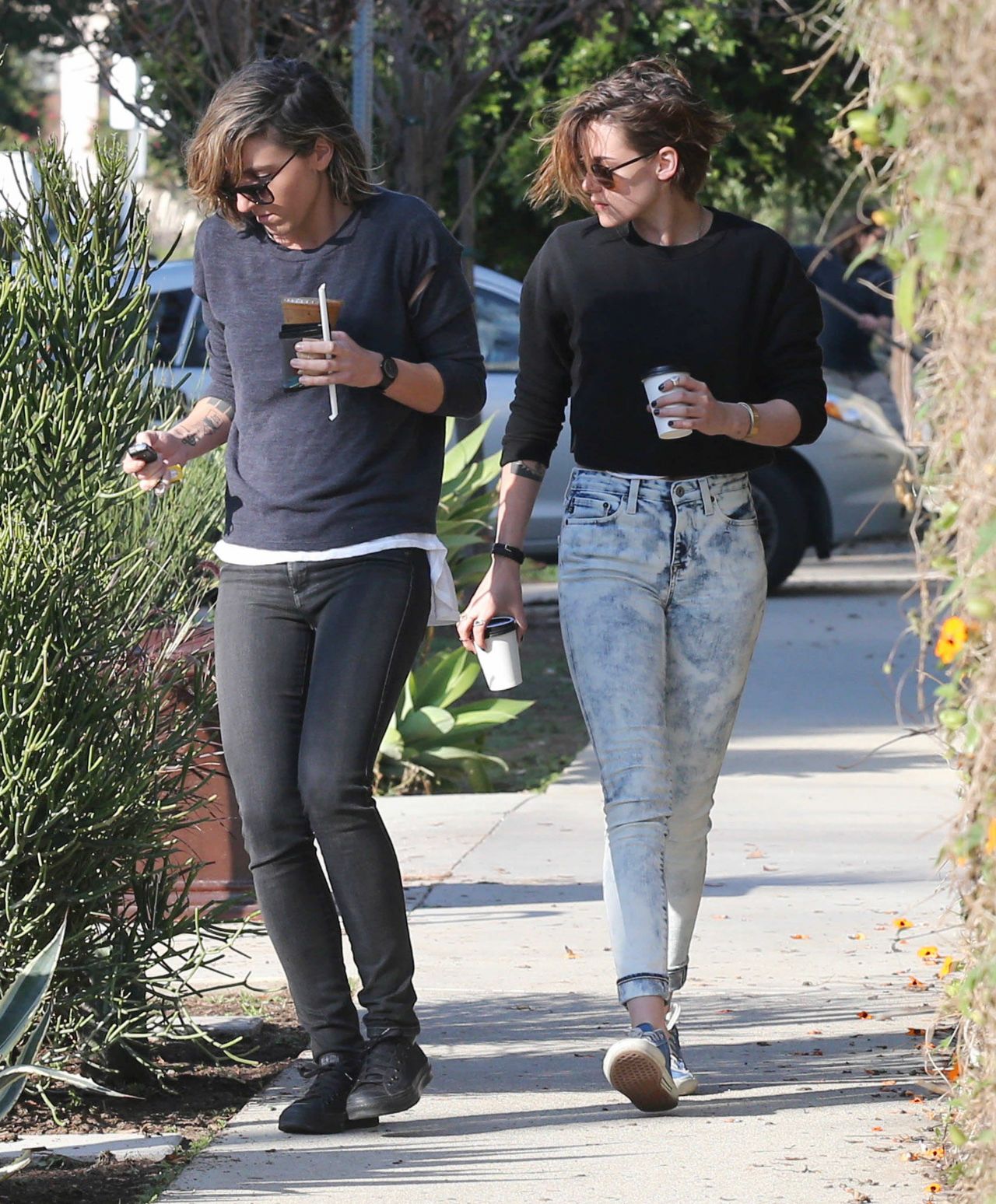 Kristen Stewart Street Style - Out for coffee With Alicia, January 2015 ...